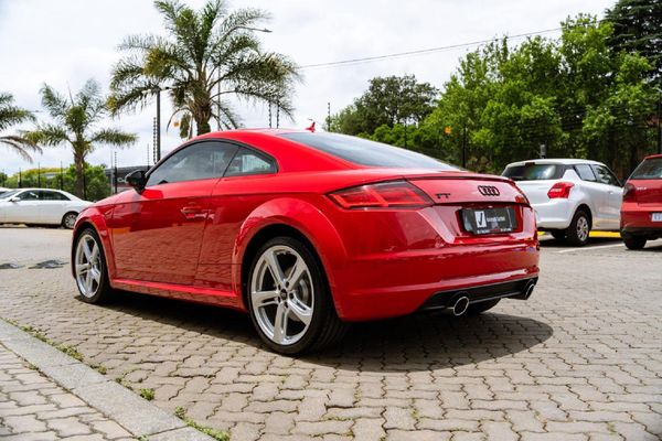 2015-Audi-TT-Coupe-20-TFSI-quattro-Auto image:10