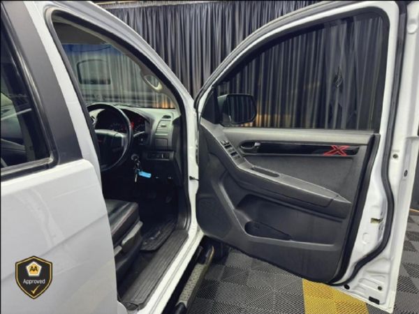 2017-Isuzu-KB-250-D-Teq-HO-X-Rider-Double-Cab image:6