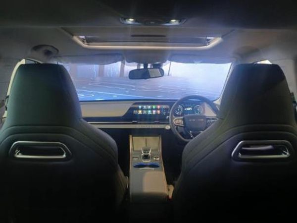 2026-Omoda-C5-15T-Elegance-X image:6
