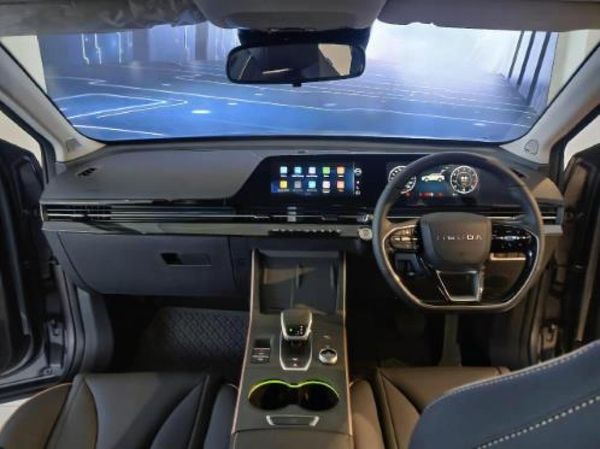 2026-Omoda-C5-15T-Luxury-X image:3