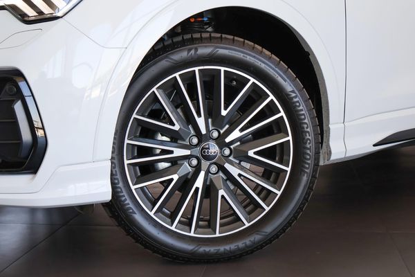 2026-Audi-Q3-Sportback-Black-Edition-35-TFSI image:2