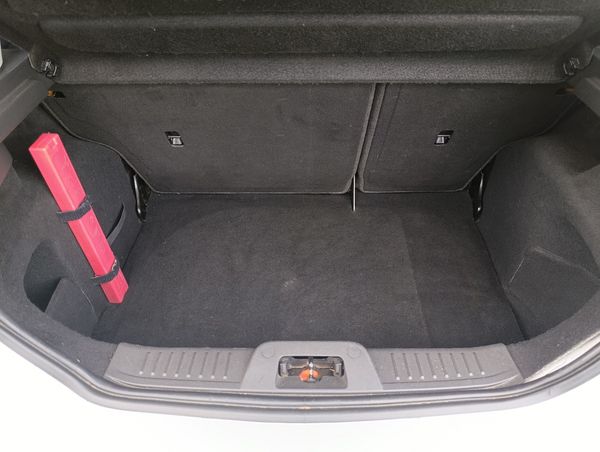 2016-Ford-Fiesta-14-Ambiente-5-dr image:14