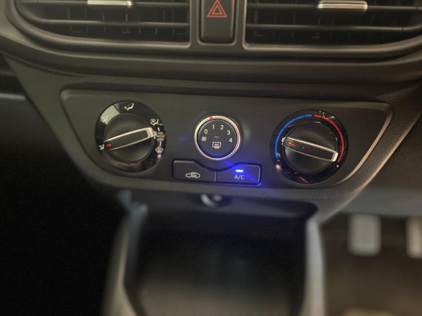 2022-Hyundai-Grand-i10-12-Fluid image:12