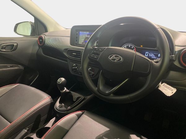 2022-Hyundai-Grand-i10-12-Fluid image:7