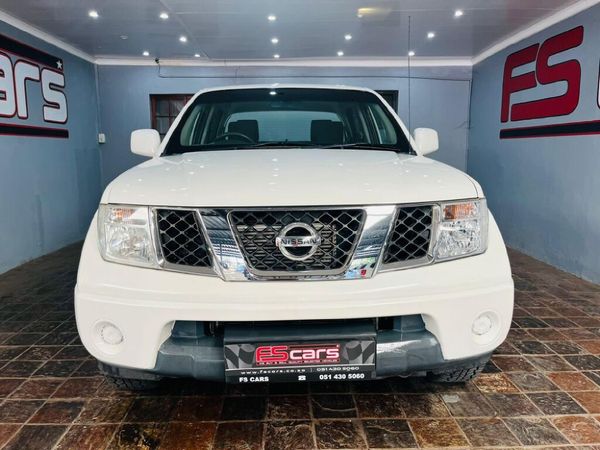 2012-Nissan-Navara-25-dCi-XE-Double-Cab image:1