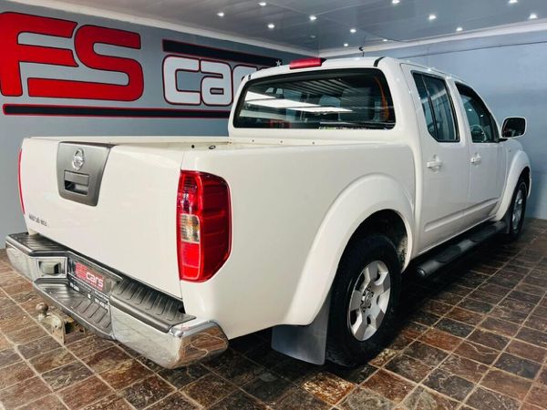 2012-Nissan-Navara-25-dCi-XE-Double-Cab image:3
