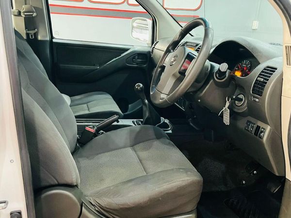 2012-Nissan-Navara-25-dCi-XE-Double-Cab image:7