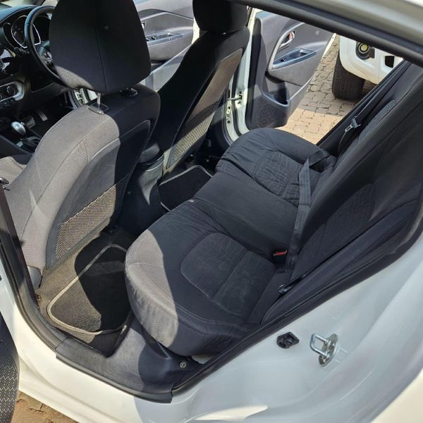 2018-Kia-Rio-14-Tec-Sedan-Auto image:10