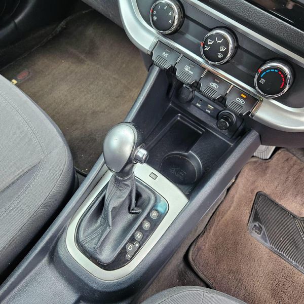 2018-Kia-Rio-14-Tec-Sedan-Auto image:11