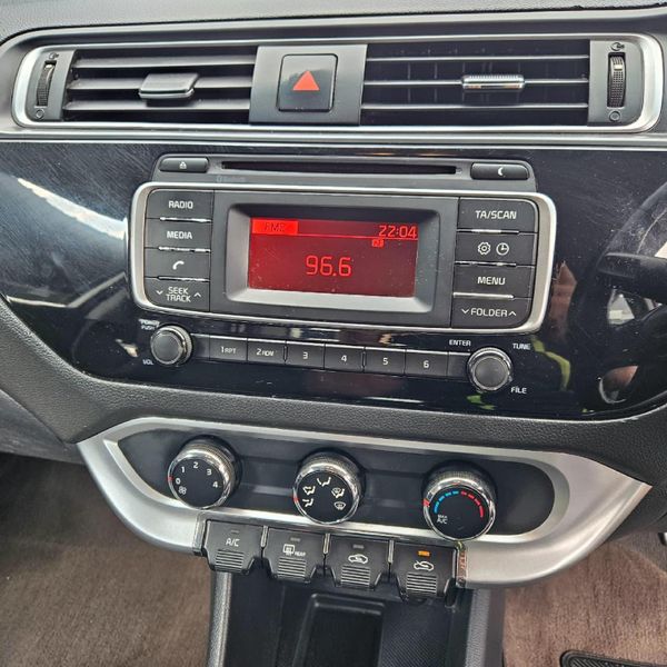 2018-Kia-Rio-14-Tec-Sedan-Auto image:12