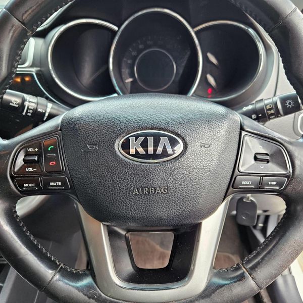 2018-Kia-Rio-14-Tec-Sedan-Auto image:1