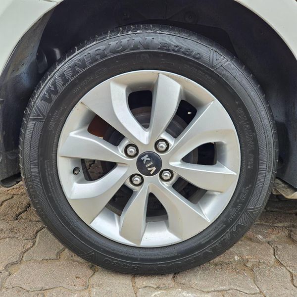 2018-Kia-Rio-14-Tec-Sedan-Auto image:4