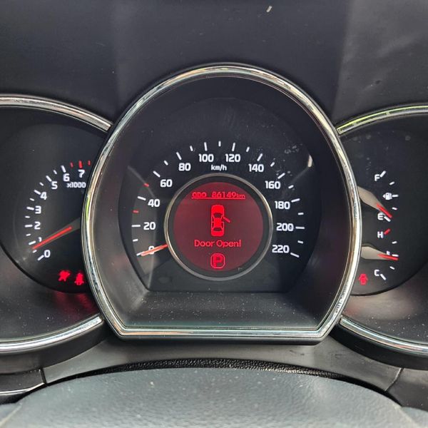 2018-Kia-Rio-14-Tec-Sedan-Auto image:8
