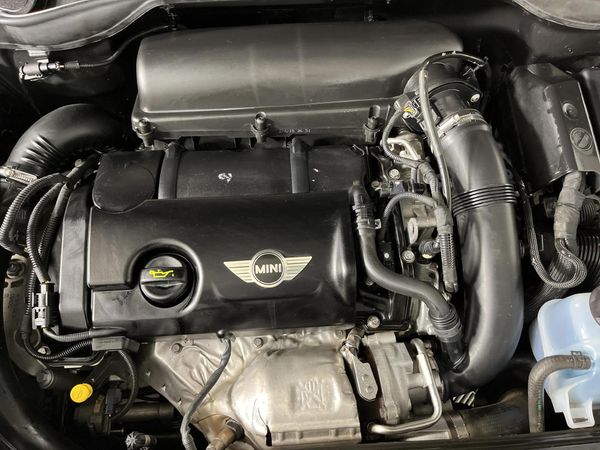 2016-MINI-Countryman-Cooper-S-Auto image:12