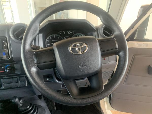 2026-Toyota-Land-Cruiser-79-42-D-Double-Cab image:12