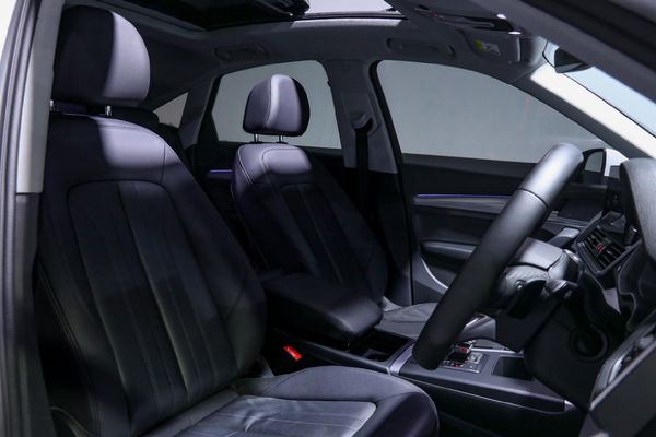 2023-Audi-Q5-Sportback-quattro-ADV-Auto-40-TDI image:7