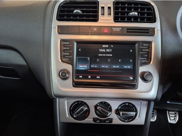 2016-Volkswagen-Polo-Cross-12-TSI image:22