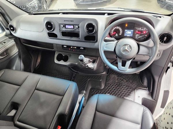 2026-Mercedes-Benz-Sprinter-311-20-CDI-FC-PV image:9