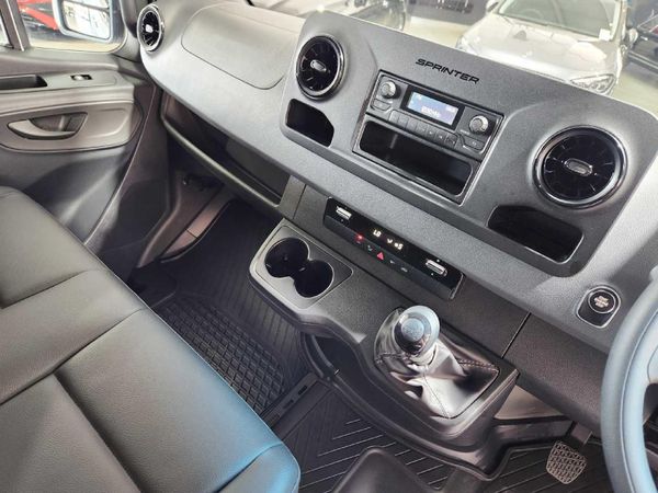 2026-Mercedes-Benz-Sprinter-311-20-CDI-FC-PV image:10