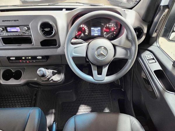 2026-Mercedes-Benz-Sprinter-311-20-CDI-FC-PV image:12