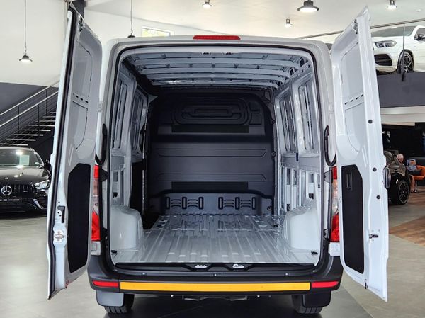 2026-Mercedes-Benz-Sprinter-311-20-CDI-FC-PV image:19