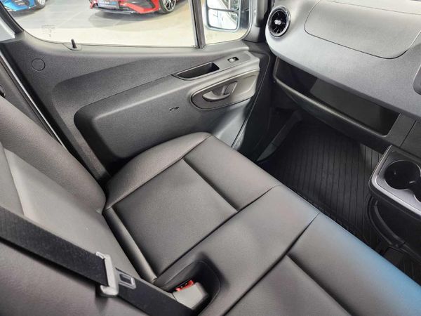 2026-Mercedes-Benz-Sprinter-311-20-CDI-FC-PV image:8