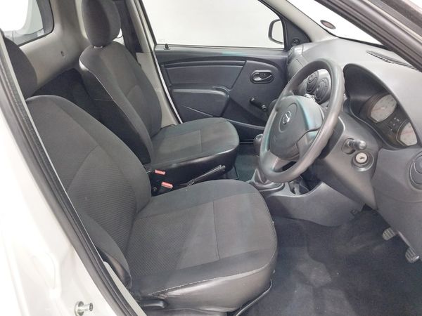 2022-Nissan-NP200-16-AC-Safety-Pack image:12