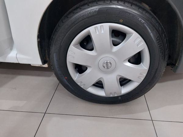 2022-Nissan-NP200-16-AC-Safety-Pack image:14