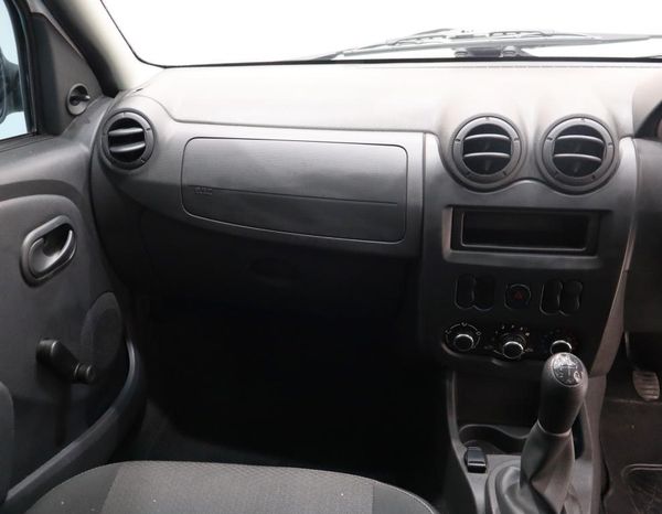 2022-Nissan-NP200-16 image:11