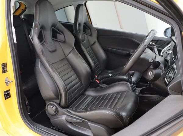 2019-Opel-Corsa-14T-GSi-3-dr image:15