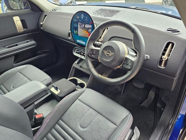 2024-MINI-Countryman-Cooper-C-u25 image:5