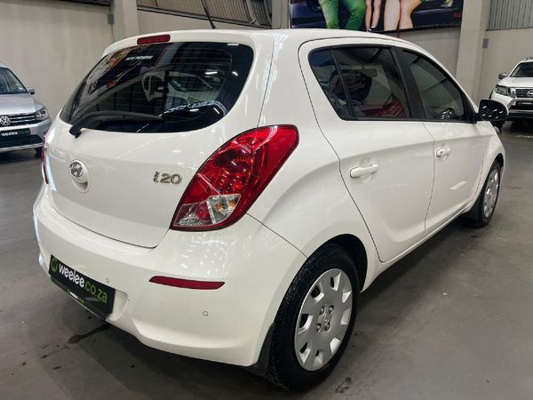 2013-Hyundai-i20-14-Fluid image:2