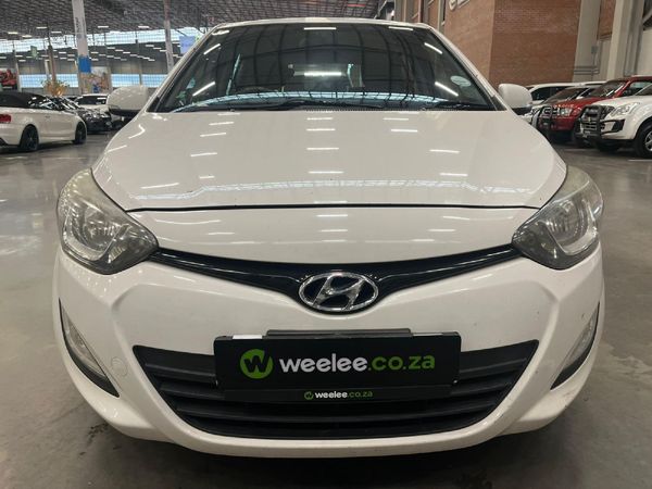 2013-Hyundai-i20-14-Fluid image:7