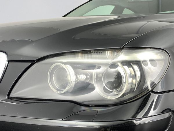 2009-BMW-7-Series-750i image:13