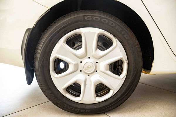 2011-Ford-Fiesta-16-TDCi-Ambiente image:9