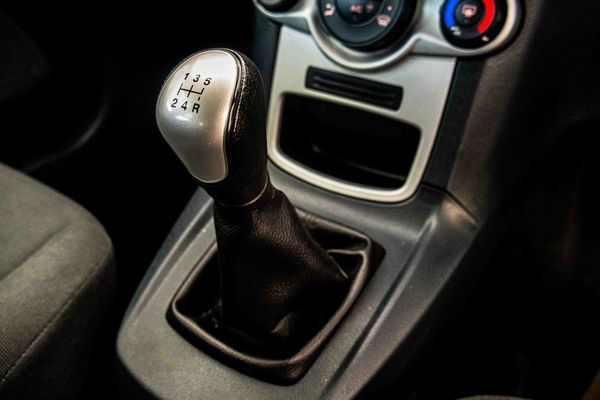 2011-Ford-Fiesta-16-TDCi-Ambiente image:13
