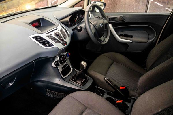 2011-Ford-Fiesta-16-TDCi-Ambiente image:19