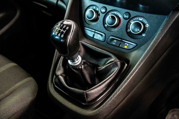 2016-Ford-Tourneo-Connect-10-Trend-SWB image:13