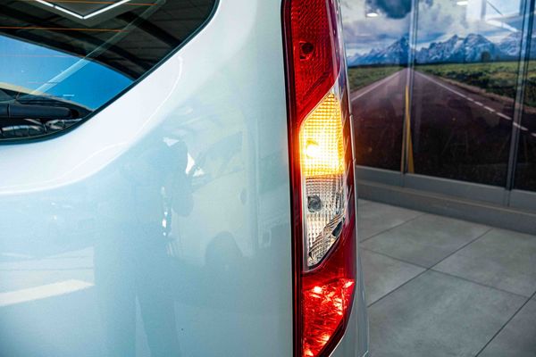 2016-Ford-Tourneo-Connect-10-Trend-SWB image:8
