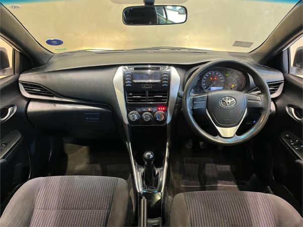 2019-Toyota-Yaris-15-XI-5-dr image:5
