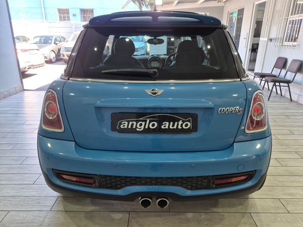 2012-MINI-Hatch-Cooper-S-Auto image:11