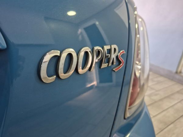 2012-MINI-Hatch-Cooper-S-Auto image:13