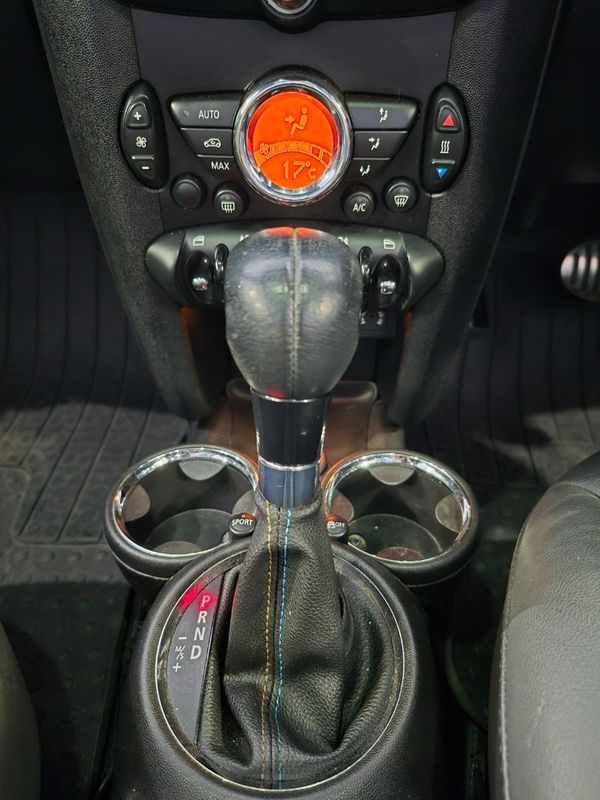 2012-MINI-Hatch-Cooper-S-Auto image:6