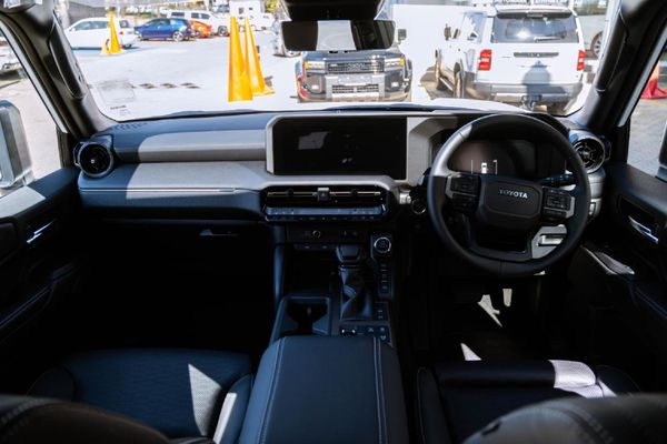 2026-Toyota-Land-Cruiser-Prado-VX-R-28GD-Auto image:12
