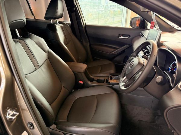 2026-Toyota-Corolla-Cross-18-XS-Hybrid image:13