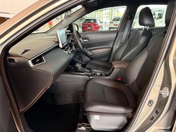 2026-Toyota-Corolla-Cross-18-XS-Hybrid image:14