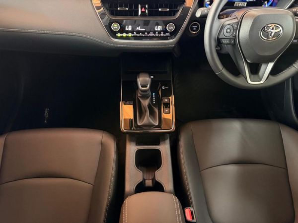 2026-Toyota-Corolla-Cross-18-XS-Hybrid image:17