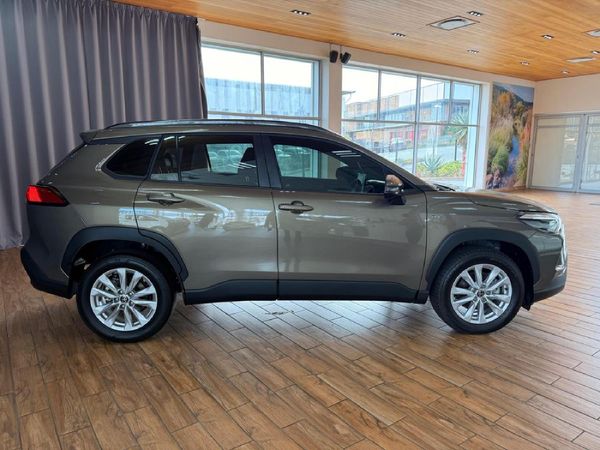 2026-Toyota-Corolla-Cross-18-XS-Hybrid image:8