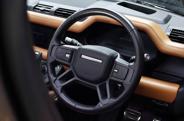 2021-Land-Rover-Defender-110-D300-X-221kW image:11