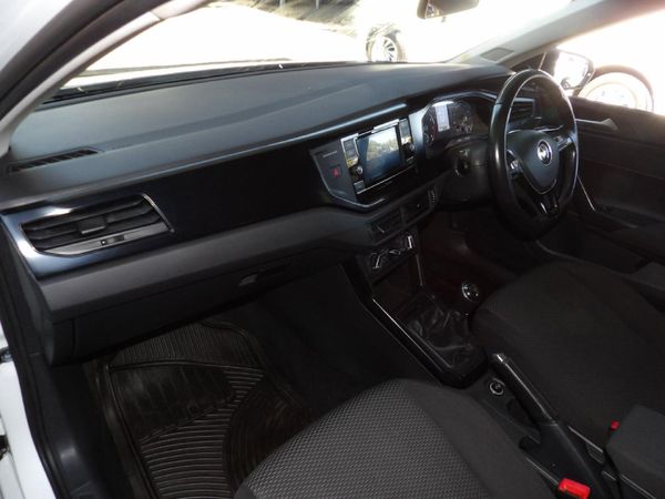 2021-Volkswagen-Polo-10-TSI-Trendline image:12